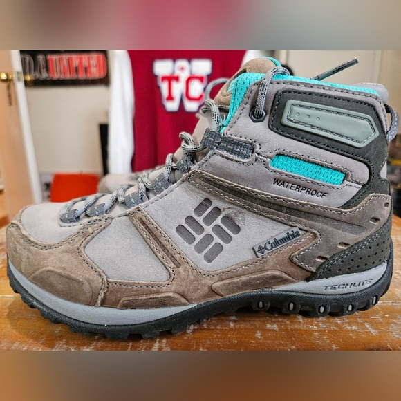 Women's Colombia Outdoor Boots - Picture 4 of 8